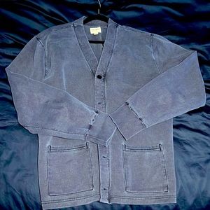 GARMENT DYED CARDIGAN SWEATSHIRT IN NAVY SAND